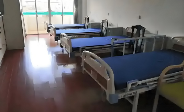 深圳积分入户深圳_舒淇导演首作入围威尼斯主竞赛单元，黄渤《浪浪人生》定档12月 作入围威尼安峰山表示