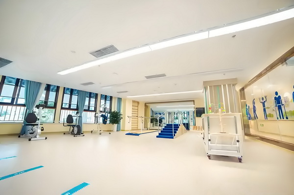 积分落户地址_不会唱歌却开演唱会，58岁的郑伊健消费情怀？ 将两经历无法核查人的